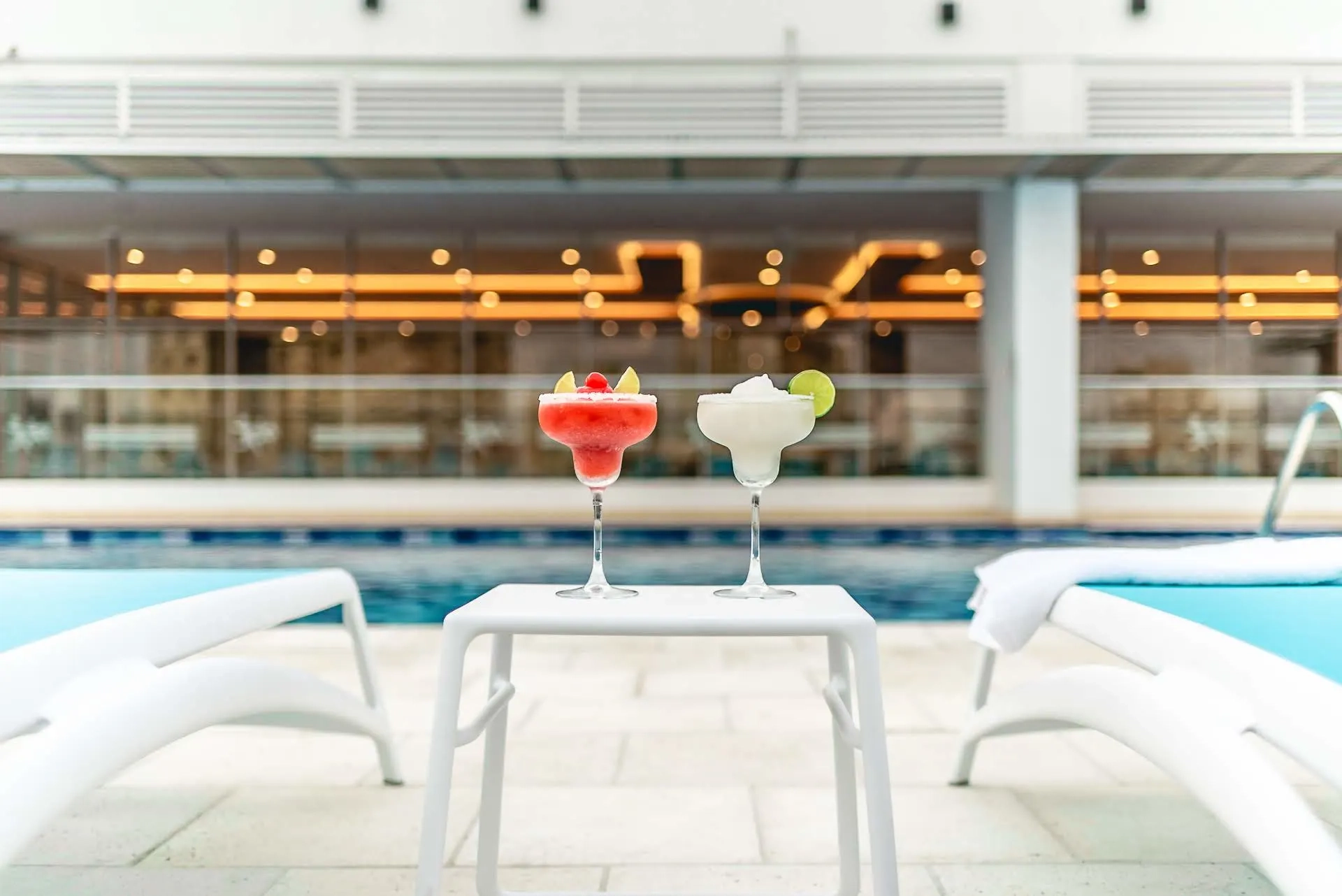 Piscinas y zonas sociales